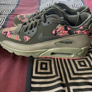 Air Max 90 Digi Camo Olive Cargo Khaki Size 11.5